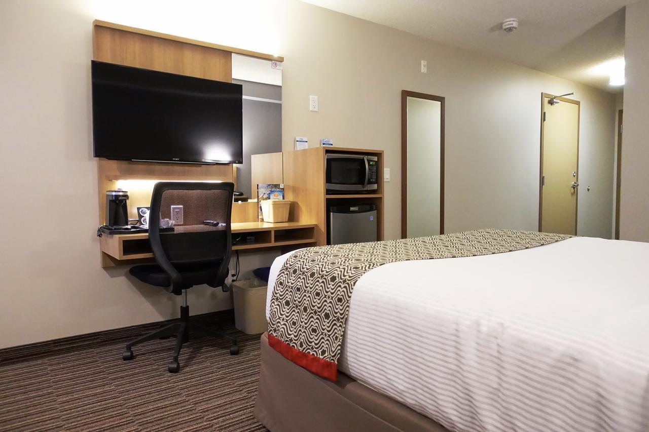 Microtel Casselman Exterior photo