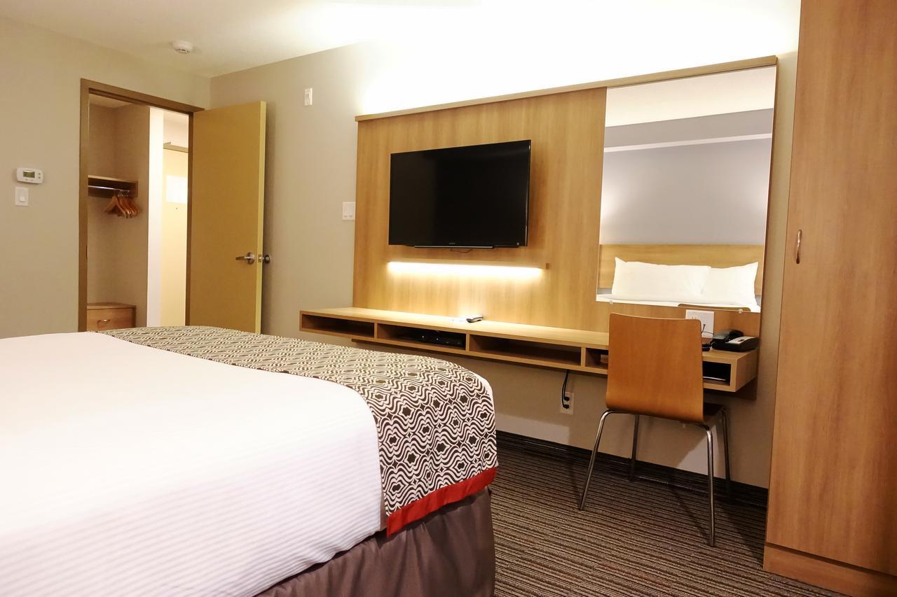Microtel Casselman Exterior photo