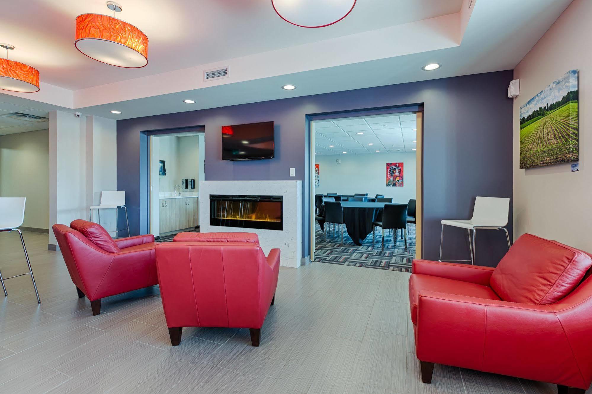Microtel Casselman Exterior photo