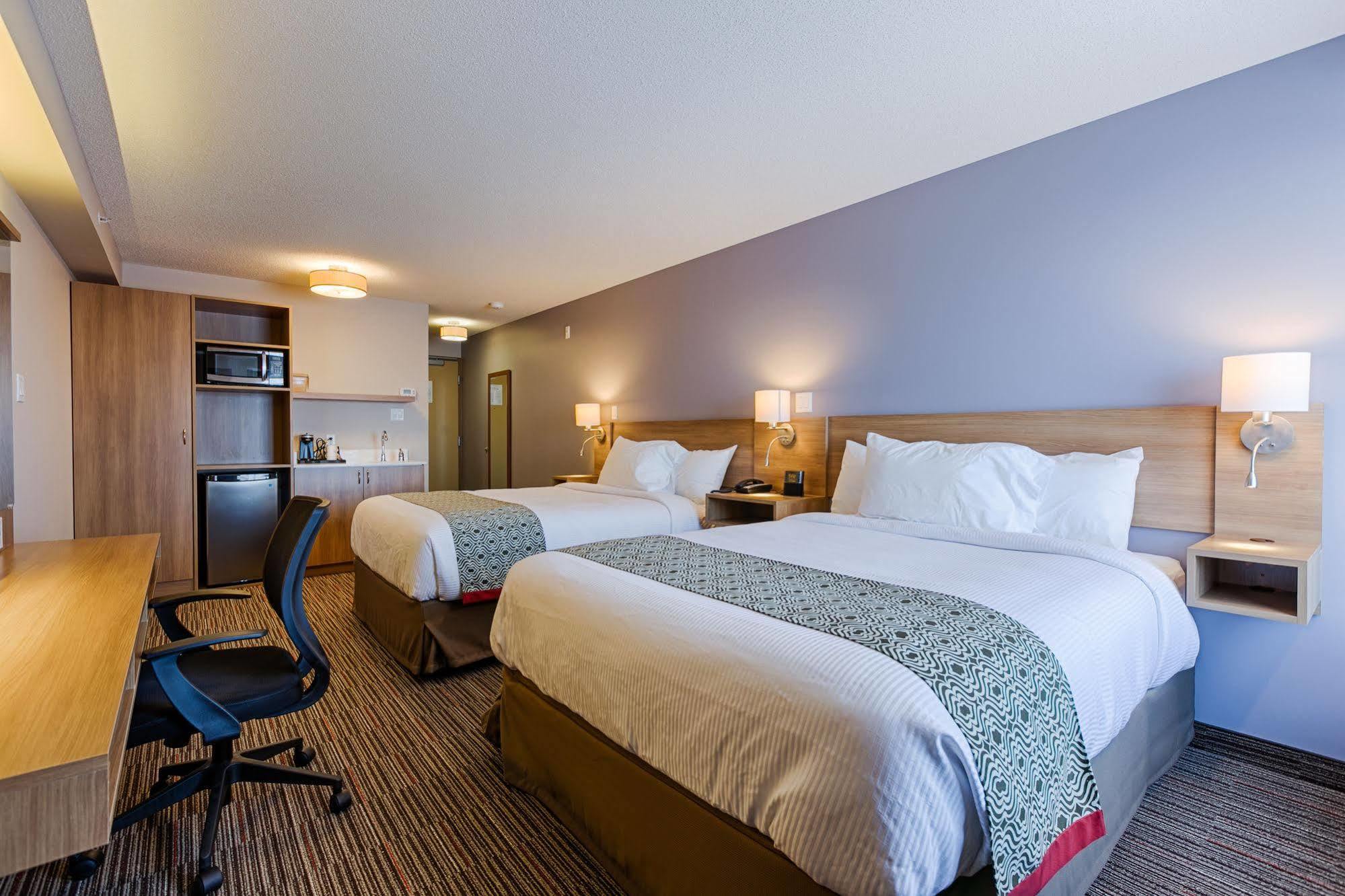 Microtel Casselman Exterior photo