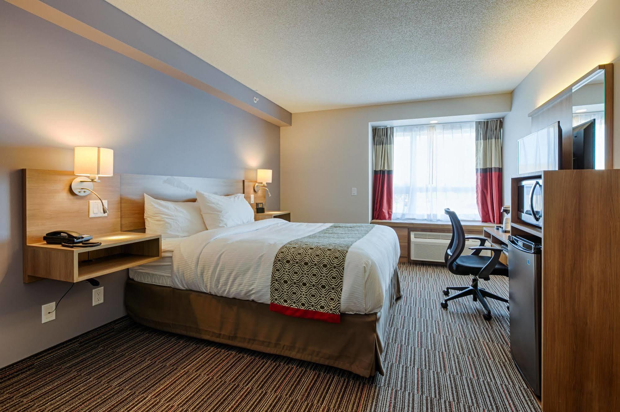 Microtel Casselman Exterior photo