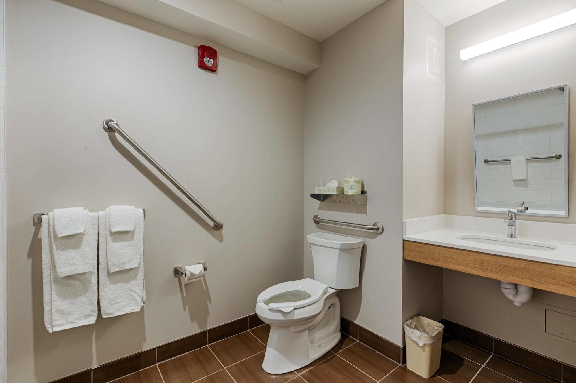 Microtel Casselman Exterior photo